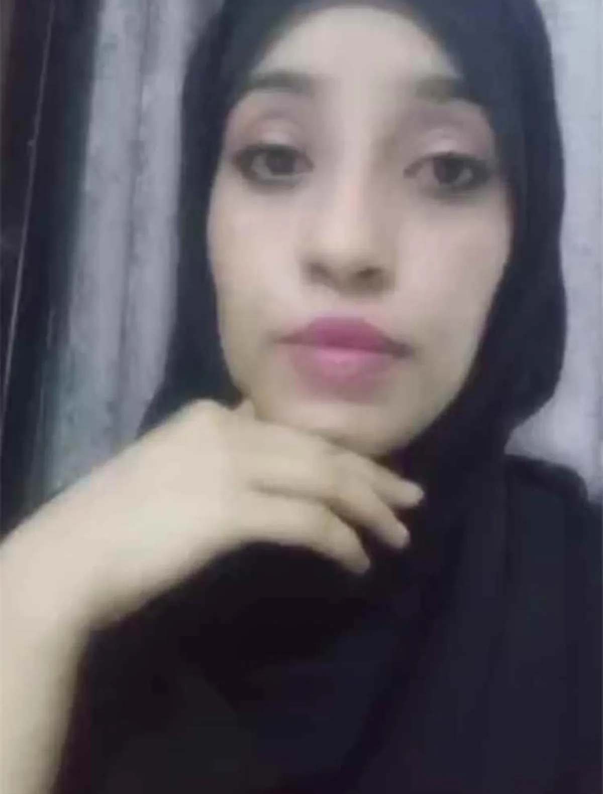 مسلحون يعترضون ناشطة إعلامية في عدن ويزعمون انتماءهم للأجهزة الأمنية