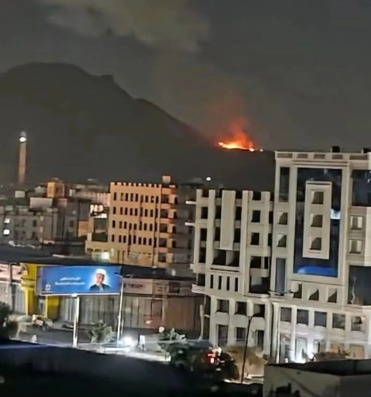 Airstrikes Target Houthi Leadership Meeting and Military Sites in Sana'a