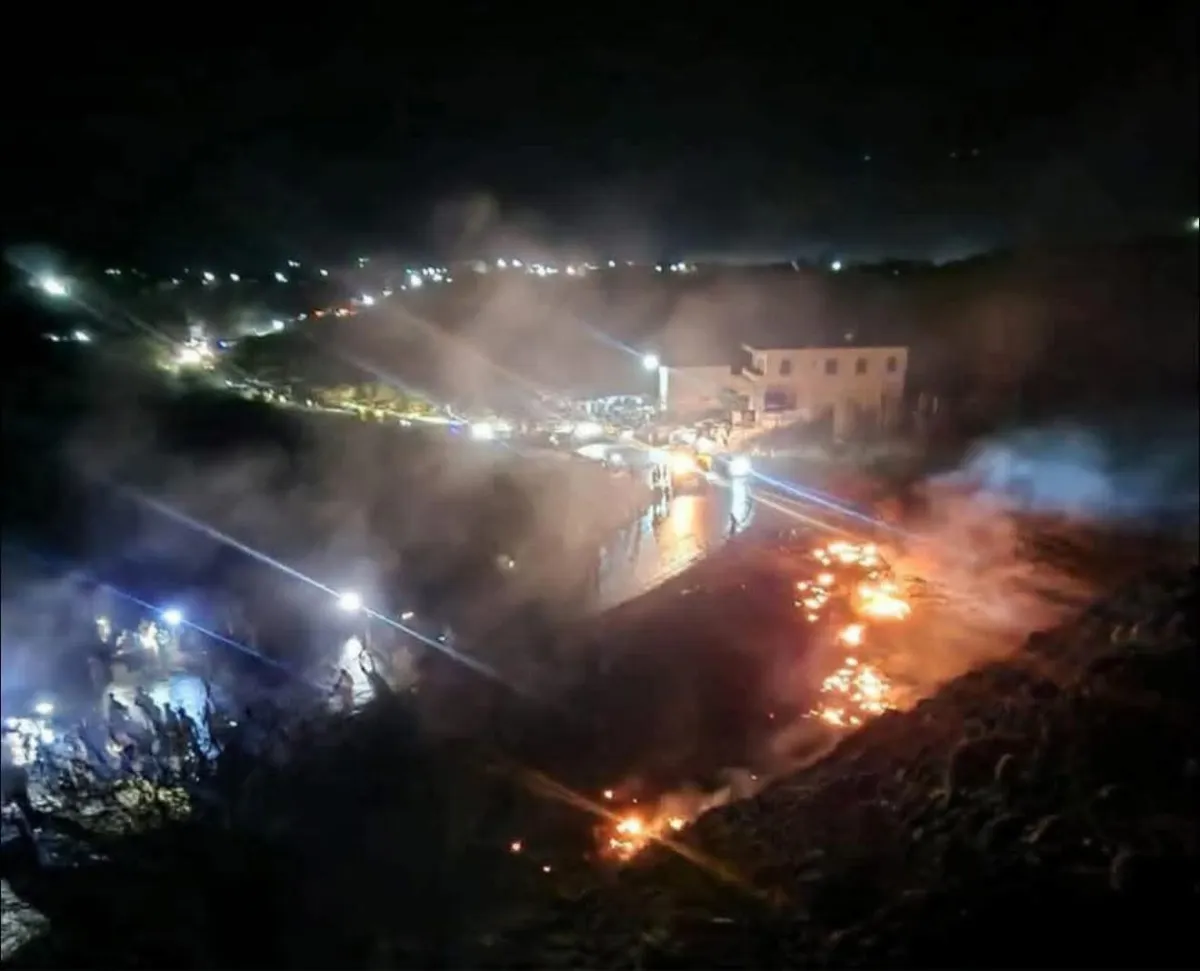 وفاة 3 جراء انقلاب قاطرة ديزل فوق دراجة نارية واحتراقها في إب