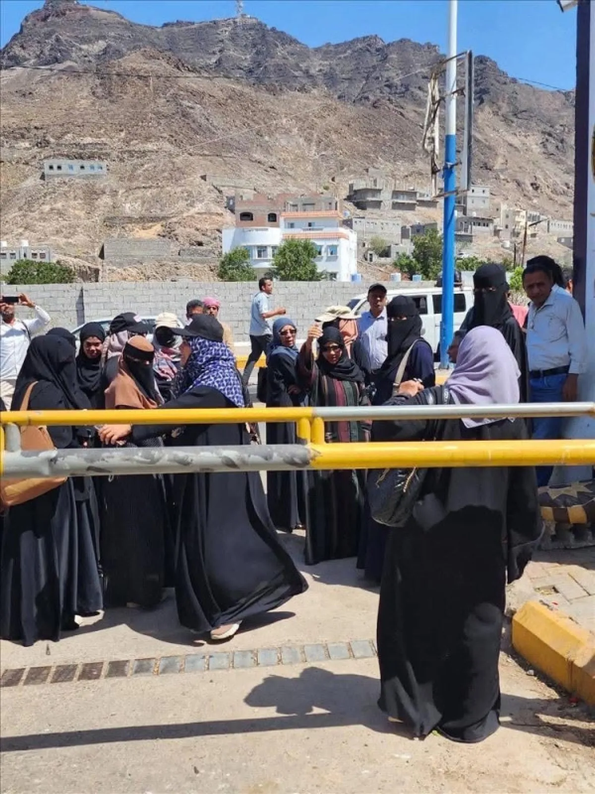 ألوية العمالقة تُغلق مقر الأمانة العامة للمجلس الانتقالي المنحل في عدن