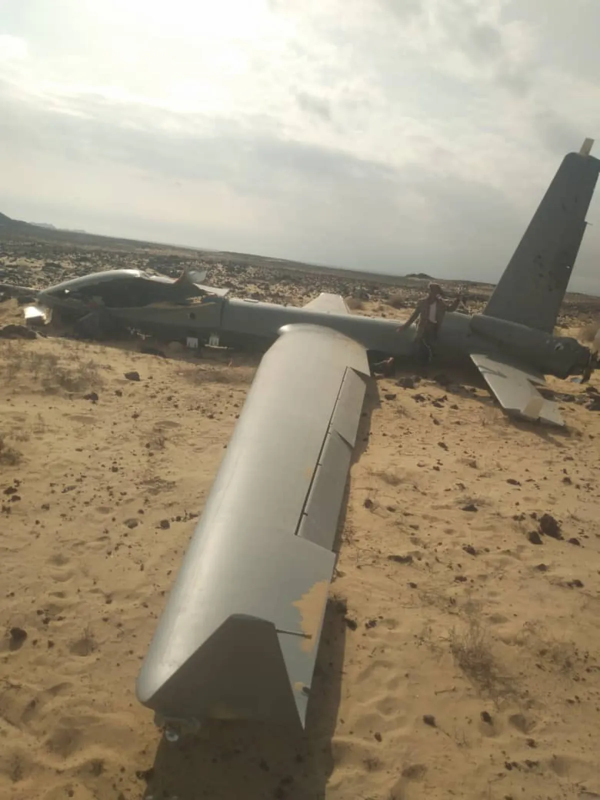 سقوط مسيّرة في جبال المراقشة بأبين