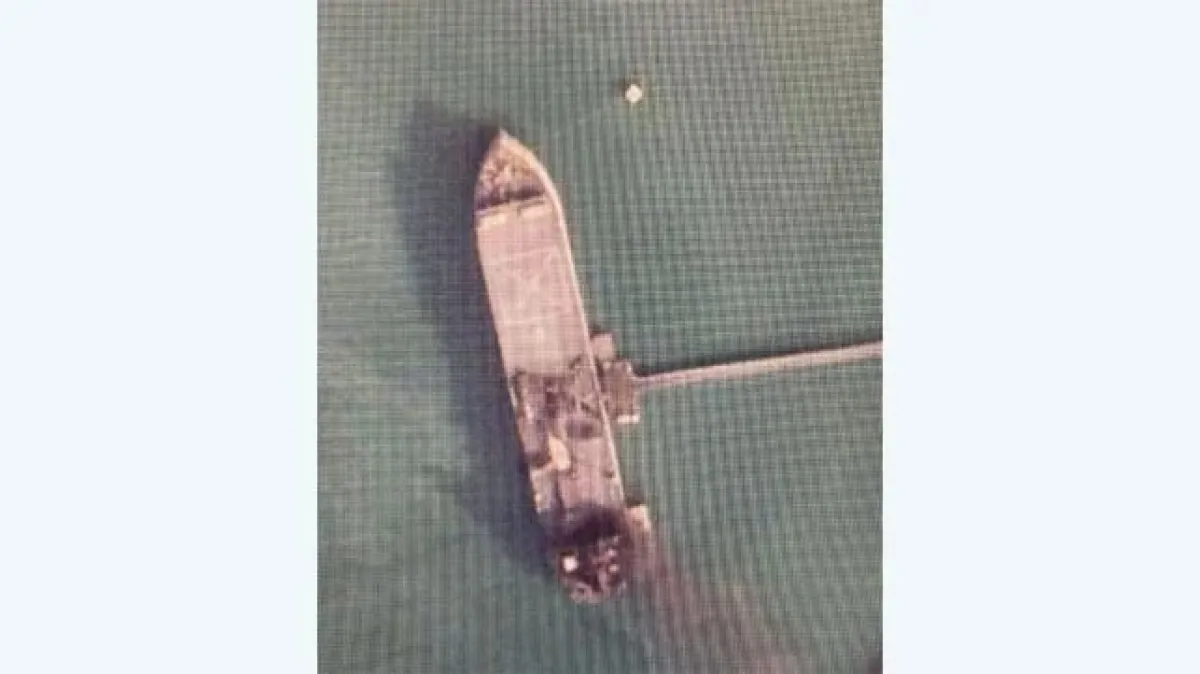 صور أقمار صناعية تكشف تضرر السفينة الحربية الإيرانية “ماكران” في هجوم على ميناء بندر عباس