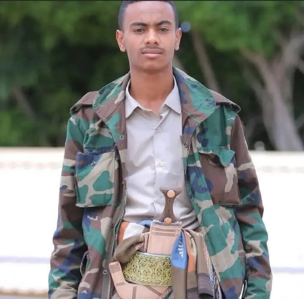 مسلحون حوثيون مقنعون يختطفون شاباً انتقد الفلتان الأمني برداع