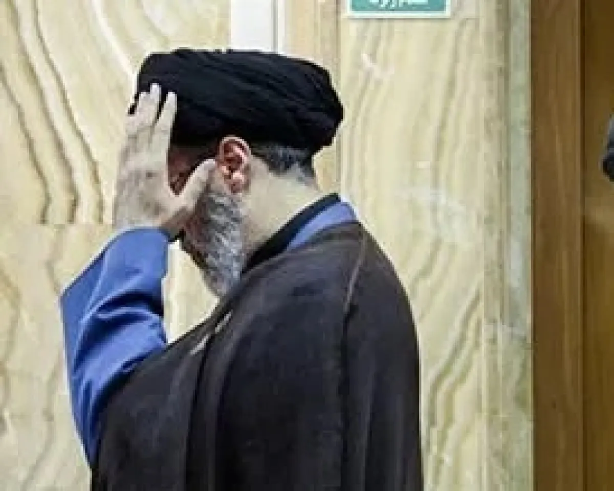 حجازي وأعرافي في مواجهة "المرشد الدمية".. تصاعد الخلافات بين حوزة قم وقادة الحرس الثوري