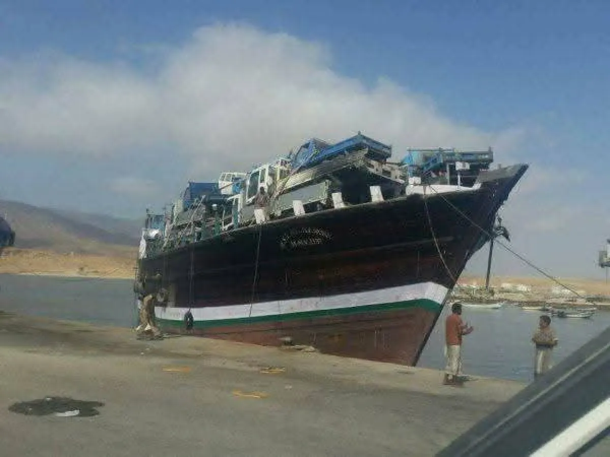 استئناف العمل في ميناء الشحر بعد توقف لثلاثة أشهر