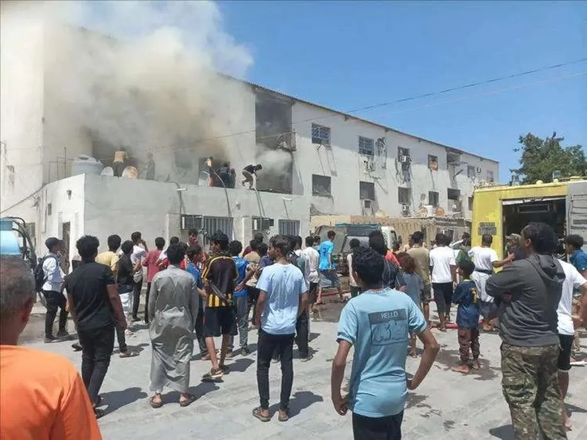 حريق يلتهم شقة سكنية في عدن