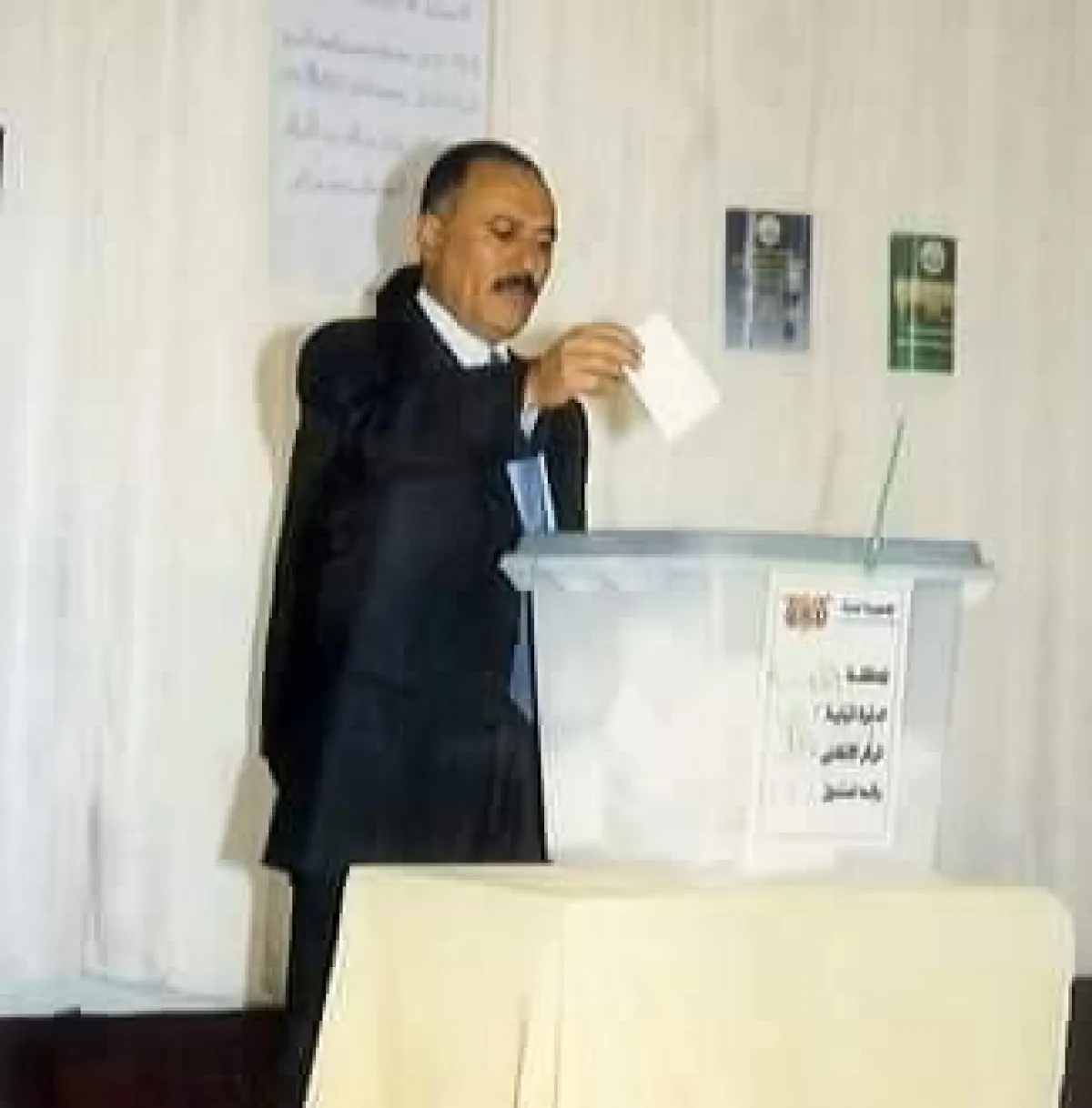 الديمقراطية في اليمن… مسار دولة أجهضه السلاح