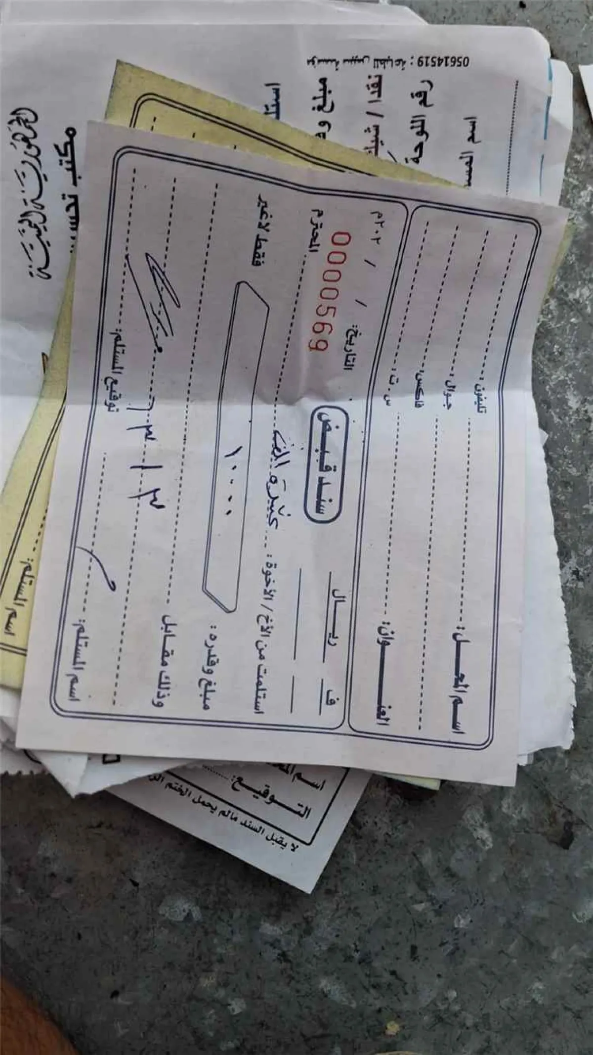 تجار وسائقو شاحنات: أكثر من 13 نقطة تحصيل غير رسمية تثقل حركة النقل في المهرة
