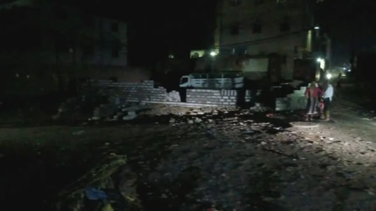 نجل مسؤول حوثي يستولي على مبنى استثماري في بيت الفقيه بالحديدة