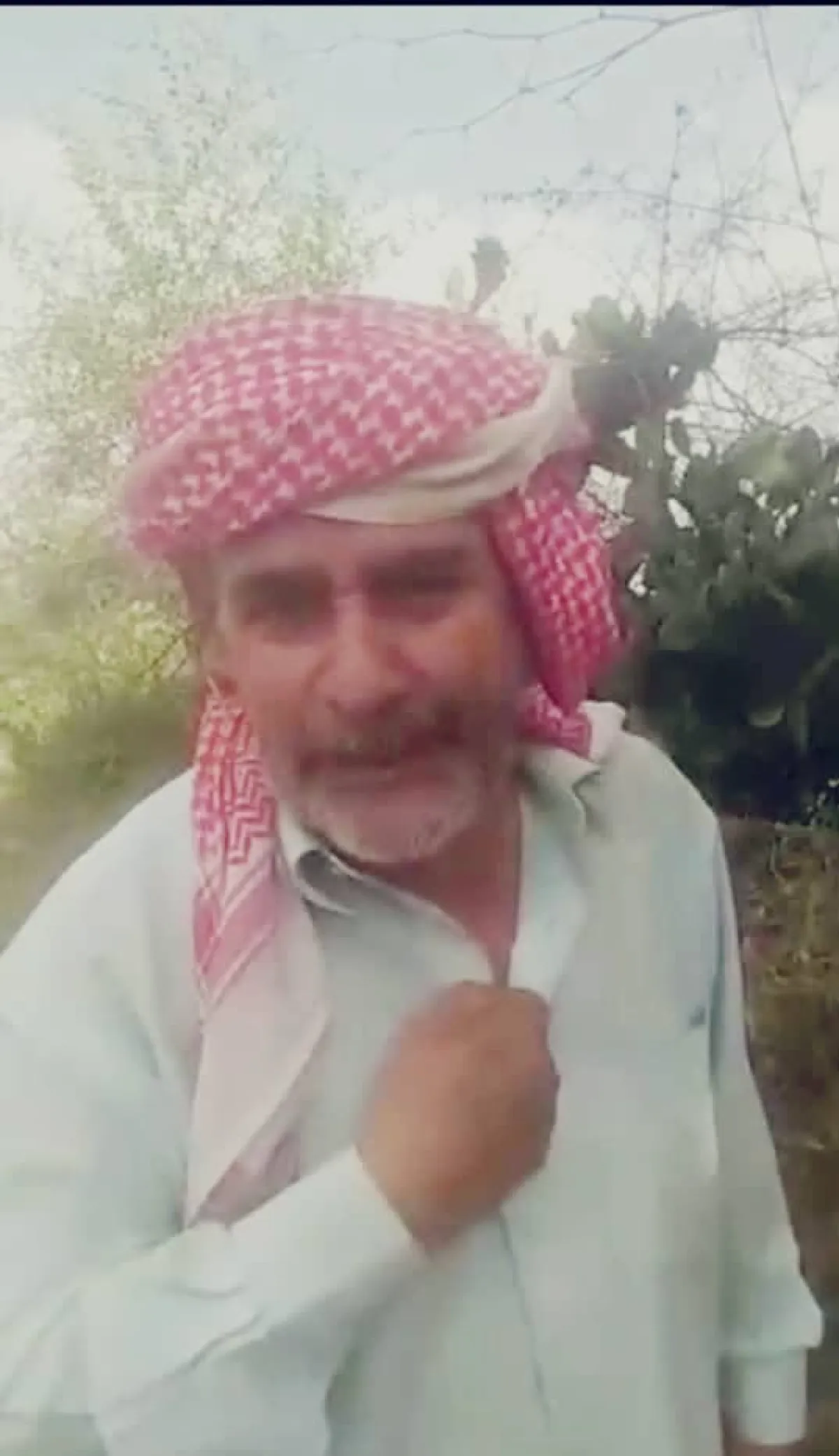 إب.. مسؤول حوثي يقتحم منزل نازح ويشرد أسرته
