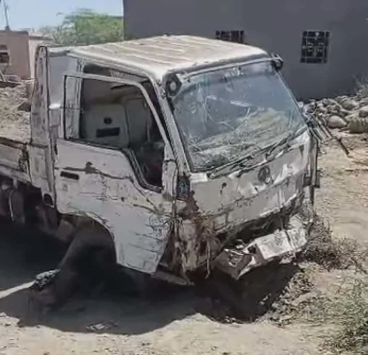 نجاة سائق شاحنة من الموت إثر انفجار لغم حوثي بشاحنته غربي تعز
