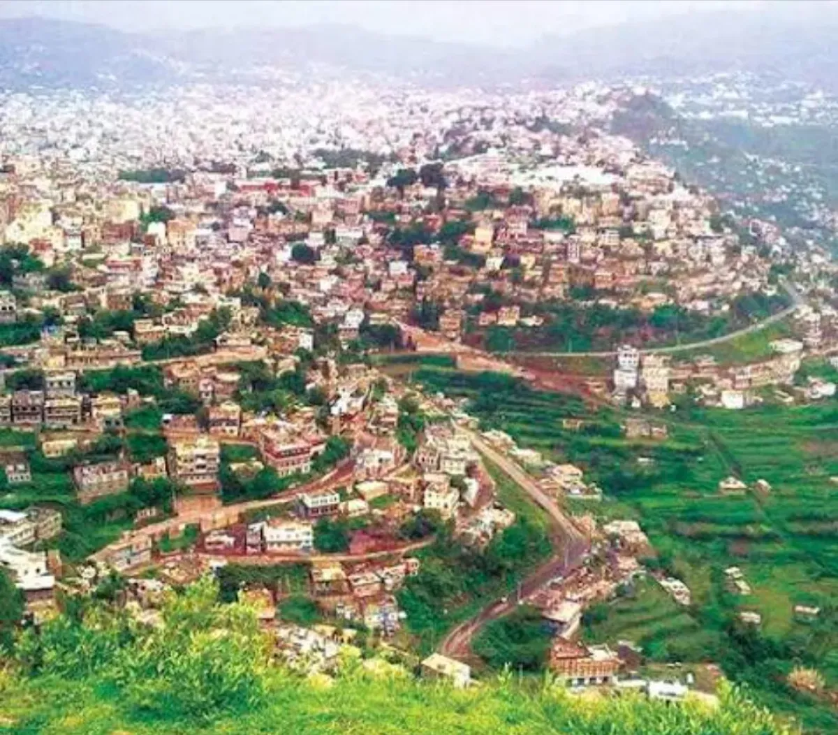 Houthi Extortion Chokes Ibb's Tourism Season