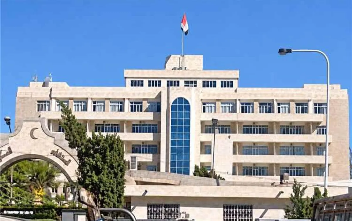 قيادات حوثية وخبير إيراني يصلون إلى المستشفى العسكري بصنعاء وسط تكتم شديد