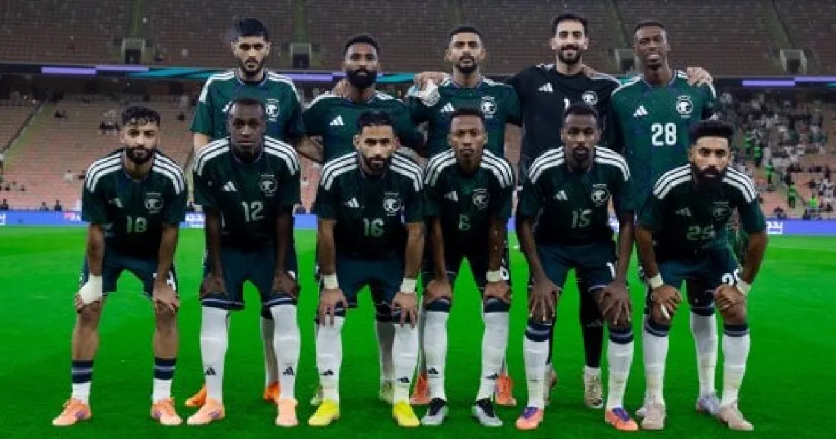 قمة خليجية مرتقبة: موعد مباراة السعودية والكويت في افتتاح «خليجي 27» والقنوات الناقلة
