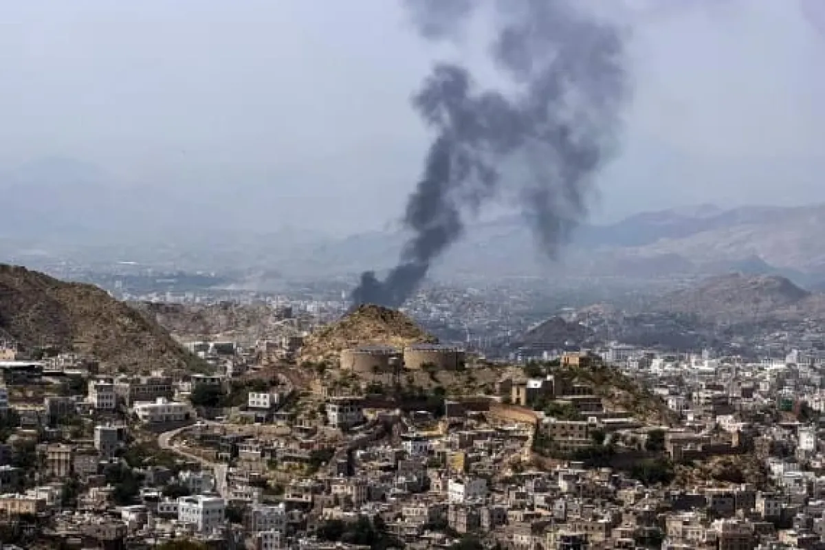 شبكة حقوقية: 95 انتهاكاً و218 مقذوفاً حوثياً تستهدف تعز خلال 24 ساعة وتسفر عن استشهاد وإصابة أكثر من 50 مدنياً