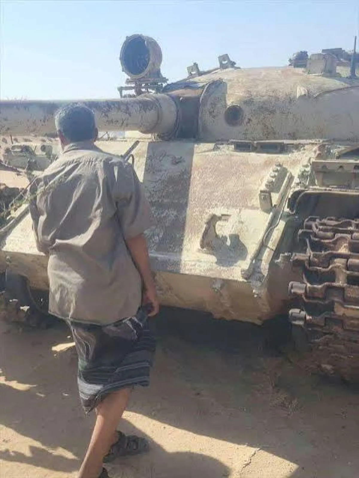 مأرب وشبوة.. حرب قبلية تستخدم فيها لأول مرة الدبابات والطيران المسيّر وصواريخ الكاتيوشا